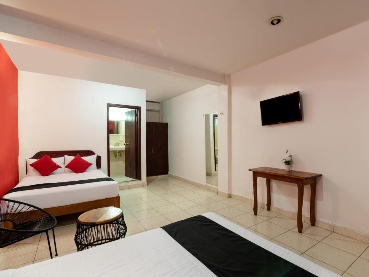 Capital O Hotel El Faisan Y El Venado Плая дел Кармен Екстериор снимка
