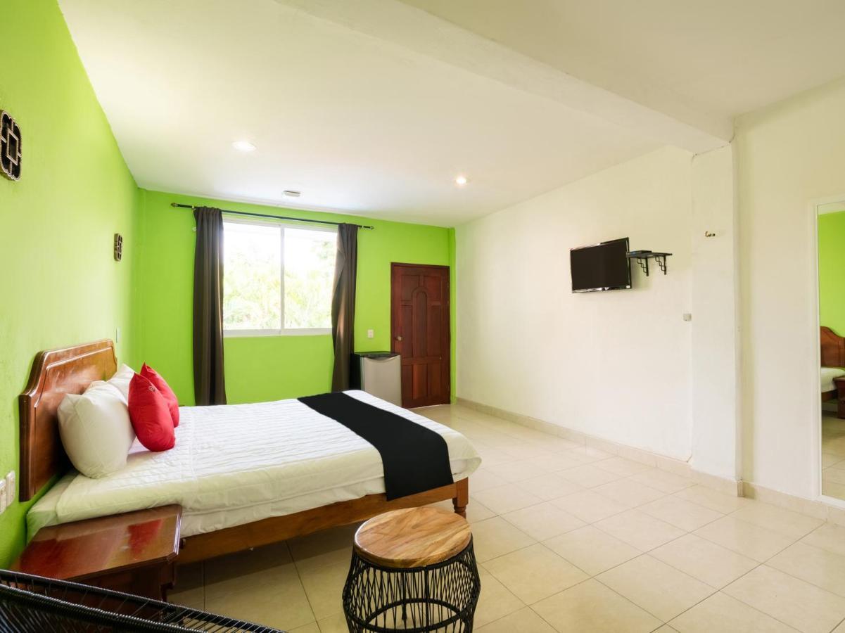 Capital O Hotel El Faisan Y El Venado Плая дел Кармен Екстериор снимка